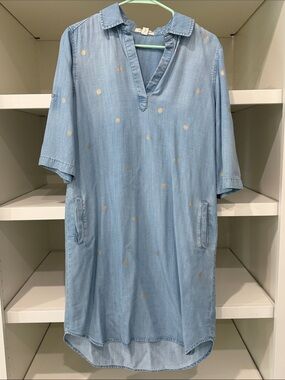 cloth & stone Light Blue Short-Sleeve Chambray Shirt Dress with Gold Dot Accent